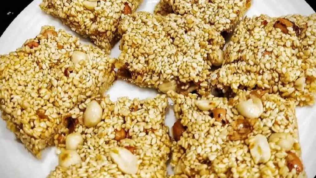 Peanuts: పల్లీలు, నువ్వులు కలిపి తినడం వల్ల ఆరోగ్యానికి ఎంతో మేలు