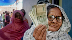 పింఛన్లలో బయటపడ్డ అనర్హులు