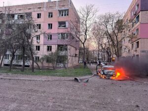 జెలెన్స్కీ స్వస్థలంలో రష్యా దాడిలో 18 మంది మృతి