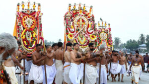 దేవుడి ఊరేగింపు కోసం ఏకంగా విమానాల రాకపోకలు ఆగిపోయాయి