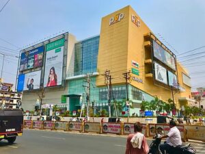 పార్కింగ్ ఫీజుల దోపిడీకి చెక్