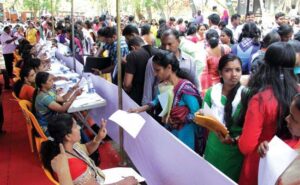 వరంగల్లో జాబ్ మేళా.. పోటెత్తిన నిరుద్యోగులు