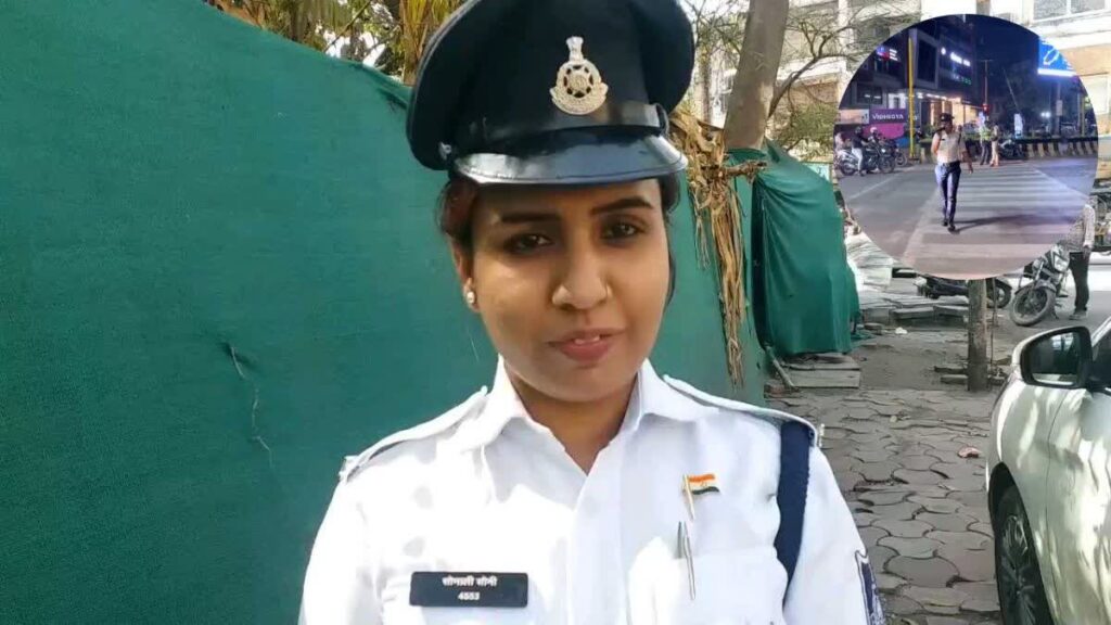 Traffic Police: పాటలతో ట్రాఫిక్ నియమాల​పై అవగాహన కల్పిస్తున్న లేడీ పోలీస్