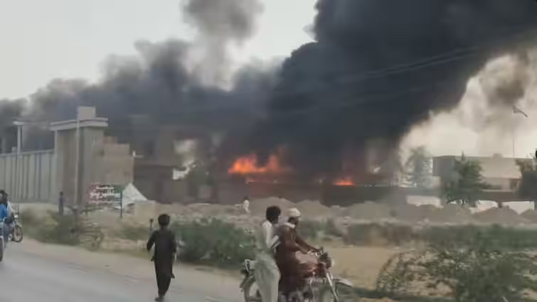 Pakistan: పాక్‌ హోంమంత్రి ఇంటిపై దాడి..కాల్పుల్లో ఇద్దరు మృతి