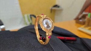 షిరిడీలో దొరికిన గోల్డెన్ వాచ్- వేలం వేయబోం