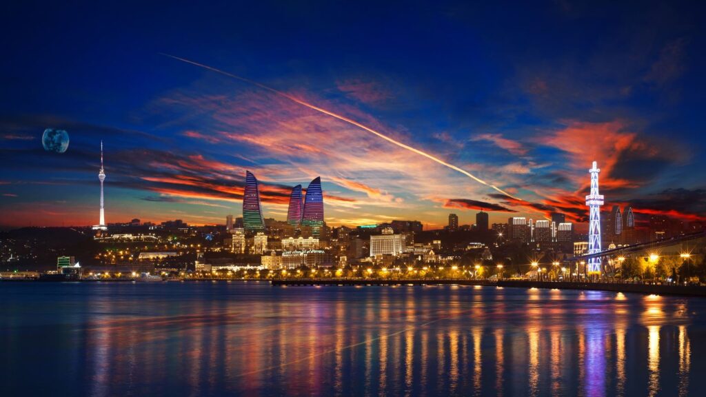 రాత్రి సమయంలో రంగురంగుల కాంతి ప్రదర్శనలతో మెరిసే ప్లం టవర్లు బాకు నగరానికి స్పెషల్ గుర్తింపు తెచ్చాయి. దీనితో పాటు నిజామి స్ట్రీట్, సెవెన్ వాటర్ ఫాల్స్ను కూడా అన్వేషించవచ్చు.