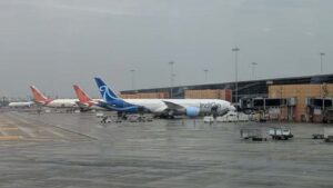 దేశంలో 32 ఎయిర్పోర్టులు మూసివేత