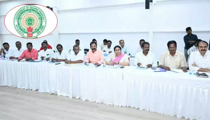 Andhra News ఉపాధ్యాయ సంఘాలతో ప్రభుత్వం చర్చలు..