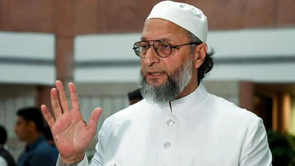 Asaduddin Owaisi:  పాకిస్థాన్ నేతలు జోకర్లు అంటూ ఒవైసీ తీవ్ర వ్యాఖ్యలు