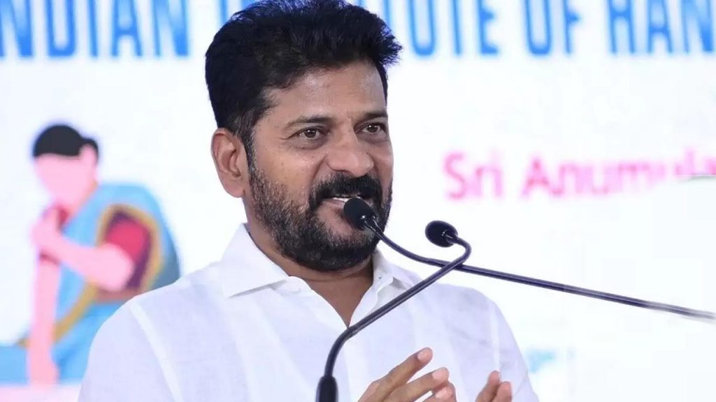 Revanth Reddy: నకిలీ విత్తనాలను సరఫరా చేసే వ్యాపారులపై పీడీ యాక్ట్ పెట్టాలన్న సీఎం రేవంత్ రెడ్డి