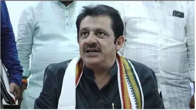 Minister: ఆత్మాహుతి బాంబు ఇవ్వండి పాక్​పై దాడి చేస్తా :కర్ణాటక మంత్రి