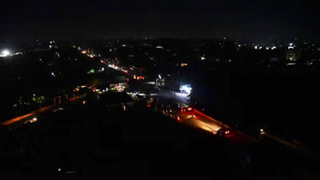 Chandigarh: చండీగఢ్​ లో ఇళ్లల్లోనే ఉండాలని ఎయిర్ సైరన్ తో హెచ్చరిక