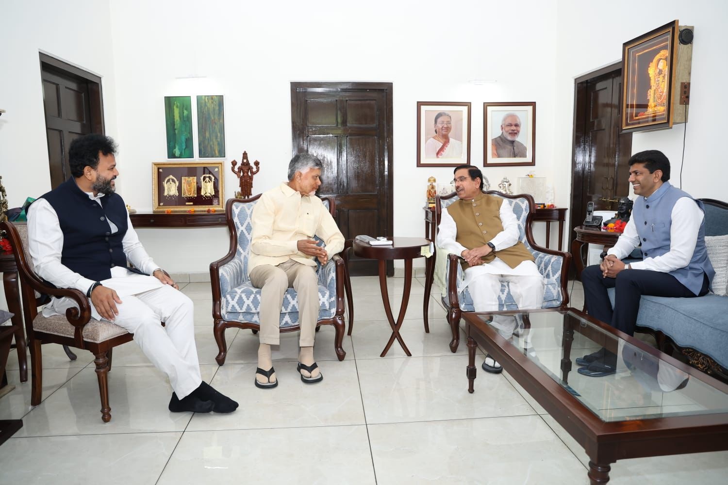 ప్రహ్లాద్ జోషితో చంద్రబాబు భేటీ