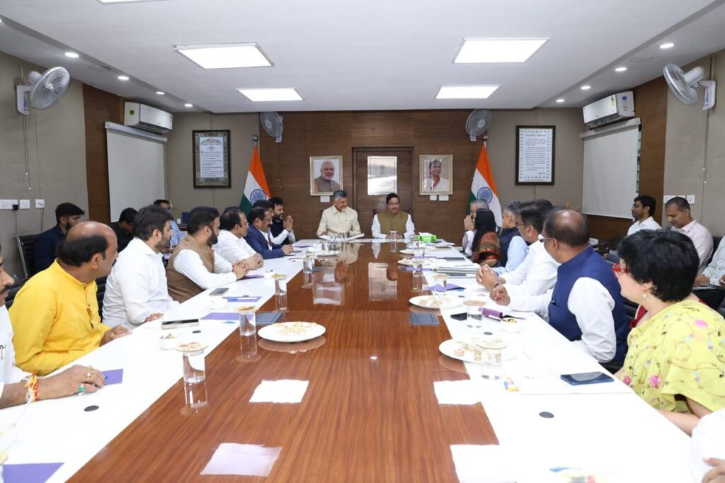 Chandrababu Naidu: ప్రహ్లాద్ జోషితో చంద్రబాబు భేటీ