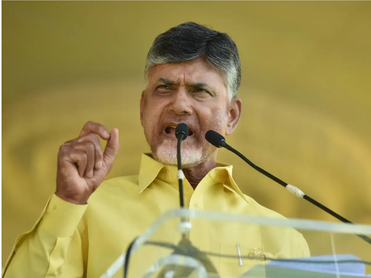 Chandrababu Naidu : కోవర్టులను పంపించాలనుకుంటున్నారా : చంద్రబాబు