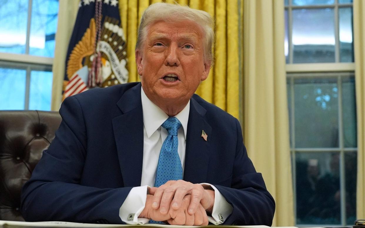 Donald Trump : ఐఫోన్లు అమెరికాలోనే తయారుకావాలి, లేదంటే 25% సుంకం