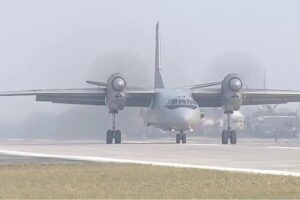 గంగా ఎక్స్‌ప్రెస్ వేపై విమానాల ట్రయల్