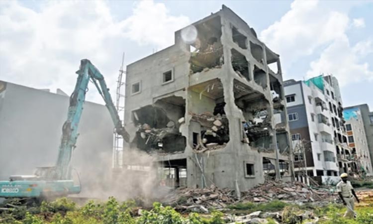 Hydra: హైదరాబాద్ లో మరోసారి హైడ్రా కూల్చివేతలు