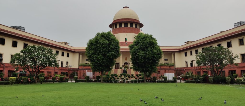 Supreme Court: ఆమె ఇష్టంతోనే అతడితో వెళ్ళింది.. సుప్రీం కోర్ట్ కీలక వ్యాఖ్యలు