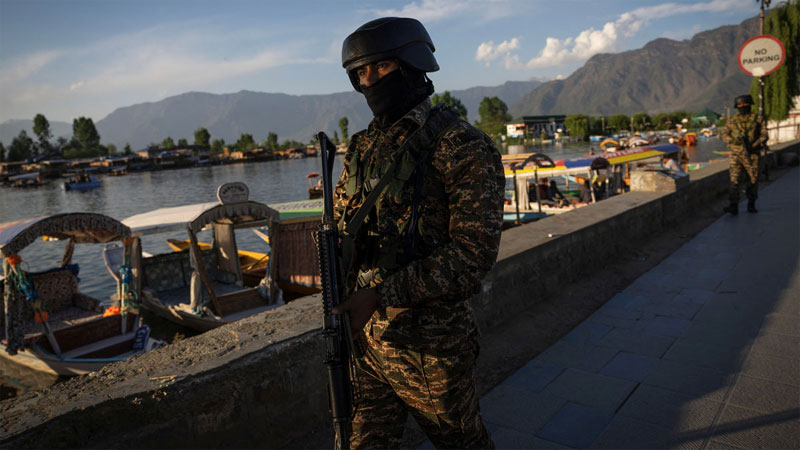 Indian Military Information : పాక్ కు భారత సైనిక సమాచారం లీక్..ఇద్దరి అరెస్ట్