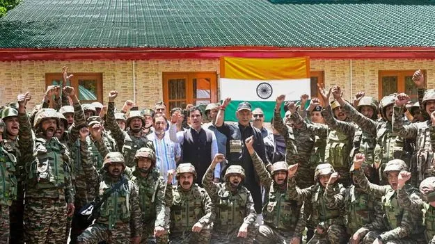 JK LG Manoj Sinha : భారత సైన్యం దాటి వెళ్లలేని ప్రదేశం పాకిస్థాన్‌లో లేదు : మనోజ్ సిన్హా