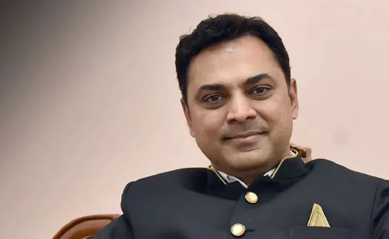 India : భారత్ షాకింగ్ నిర్ణయం..కృష్ణమూర్తిని కేంద్రం తొలగింపు