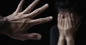 భార్యను అశ్లీల వీడియోలతో చిత్రహింసలకు గురి చేసిన కానిస్టేబుల్