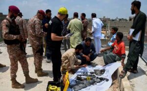 పాక్ డ్రోన్ దాడిలో పలువురికి గాయాలు?