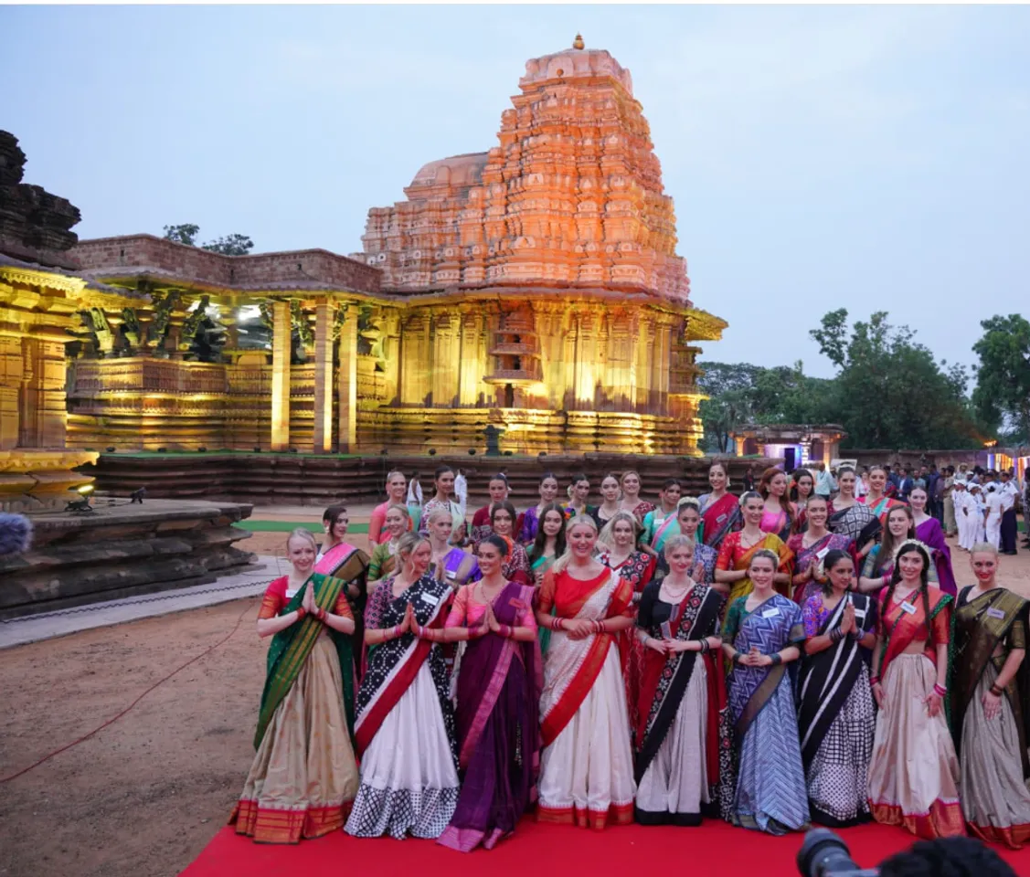 Miss World 2025 చీరకట్టులో ప్రపంచ సుందరీమణుల సందడి!