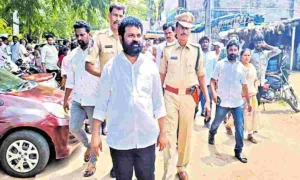 ఫ్యాన్, పొగవచ్చే దోమలమందుకు అనుమతి కోరుతూ సురేశ్ పిటిష‌న్