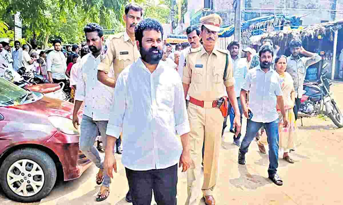 Nandigam Suresh : లాక‌ప్‌లో దోమ‌లు కుడుతున్నాయి: సురేశ్ పిటిష‌న్