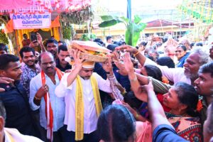 అమ్మవారికి సారె సమర్పించిన మంత్రి నారా లోకేశ్