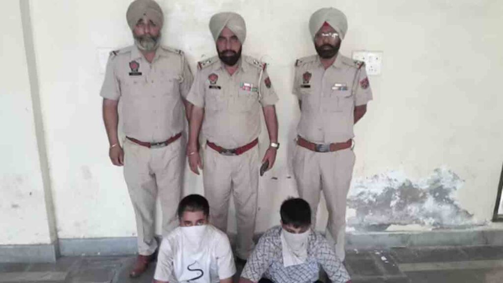 Operation Sindoor : దేశాన్ని మోసం చేసిన యువకులు : పంజాబ్‌లో ఇద్దరు గూఢచారులు అరెస్ట్!