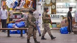 కష్టాల్లో పాకిస్థాన్.. నీళ్లు కట్, పిండి ధర రూ.600..