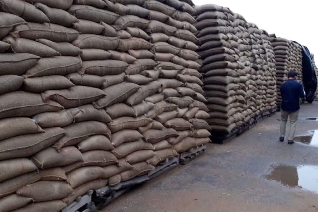 Prahalad Joshi ఆహార ధాన్యాల కొరత వట్టిదే కేంద్రమంత్రి ప్రహ్లాద్ జోషి