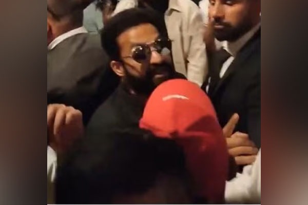 RRR Concert : ఫ్యాన్స్‌ పై తార‌క్‌కు అస‌హ‌నం