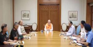 త్రివిధ ద‌ళాధిప‌తులతో రక్షణ మంత్రి రాజ్‌నాథ్ సింగ్ సమావేశం