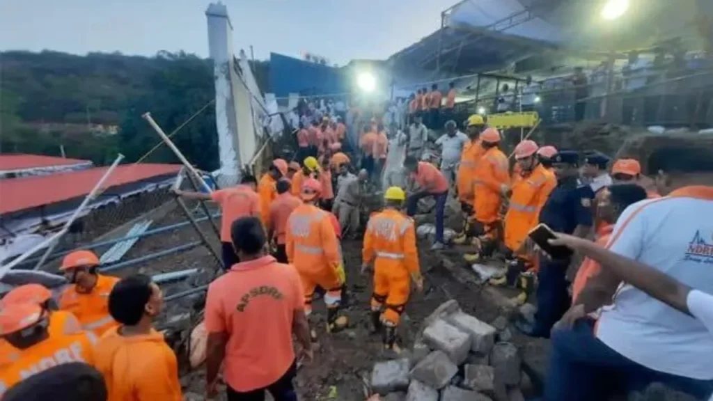 Simhachalam Temple : నేడు సీఎం చంద్రబాబుకు రిపోర్ట్ సమర్పించిన కమిటీ చైర్మన్ సురేష్ కుమార్