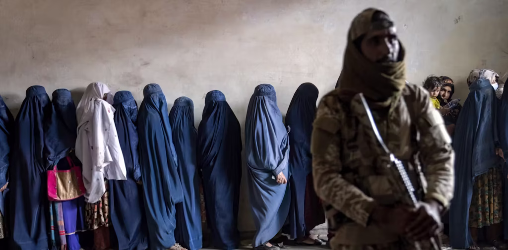 Taliban ఆఫ్ఘనిస్థాన్‌లో తాలిబన్ల కొత్త ఆంక్షలు మహిళలపై తీవ్ర ప్రభావం