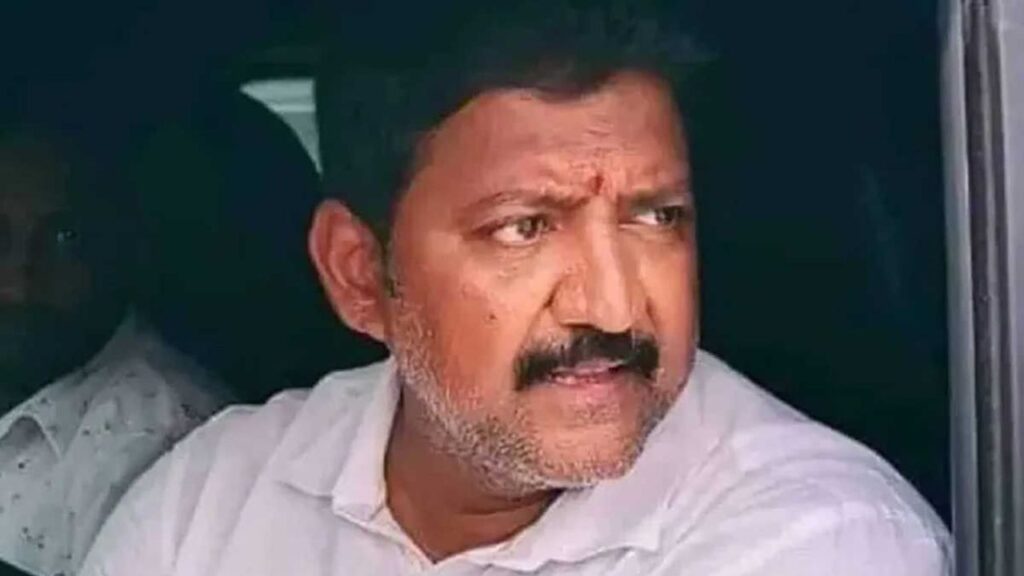  Vallabhaneni Vamsi: కోర్టు అనుమతితో  వల్లభనేని వంశీని కస్టడీకి తీసుకున్న పోలీసులు