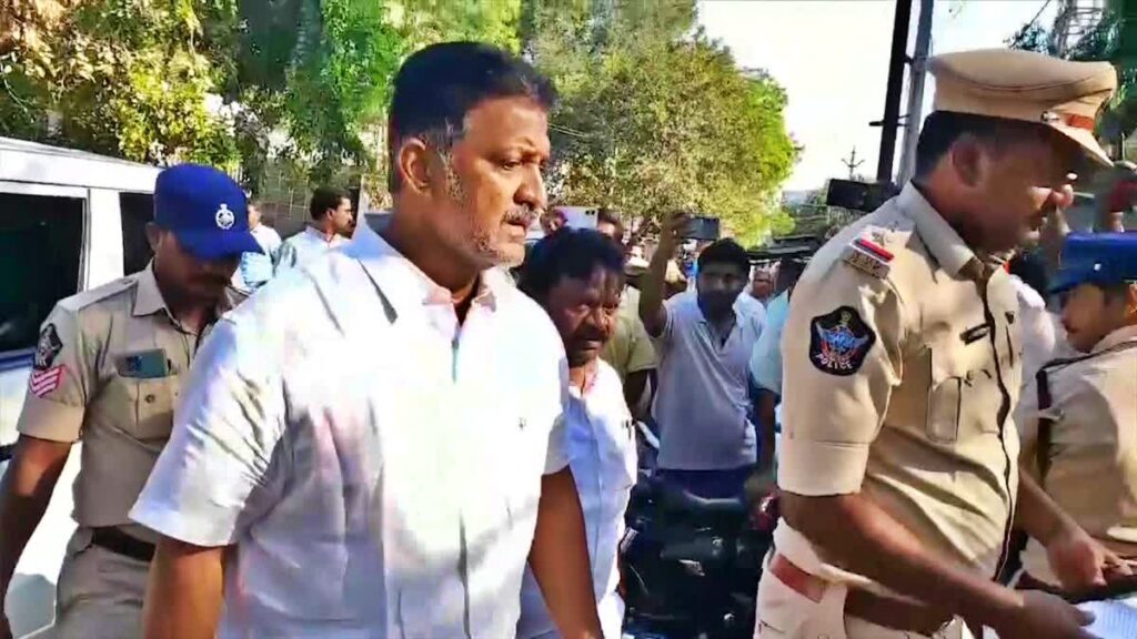 Vallabhaneni Vamsi : ఈ నెల 21 వరకు వంశీ రిమాండ్ పొడిగించిన కోర్టు