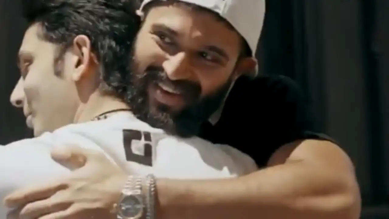 Vijay Deverakonda : డైరెక్టర్‌కు గిఫ్ట్ ఇచ్చిన విజయ్ దేవరకొండ