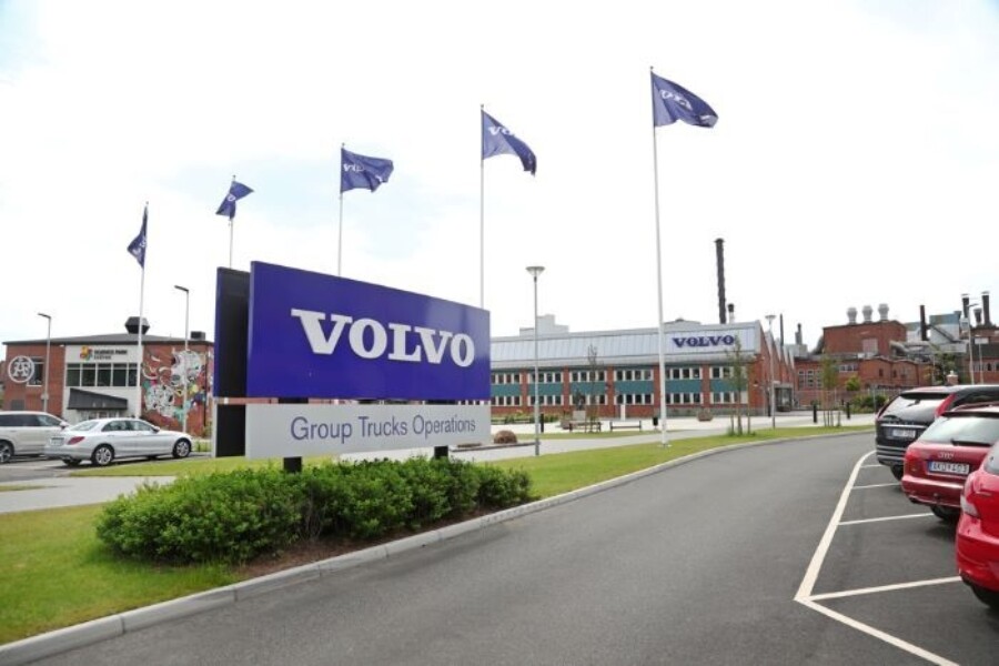 Volvo: వోల్వో కార్లు 3,000 ఉద్యోగాల తొలగింపు