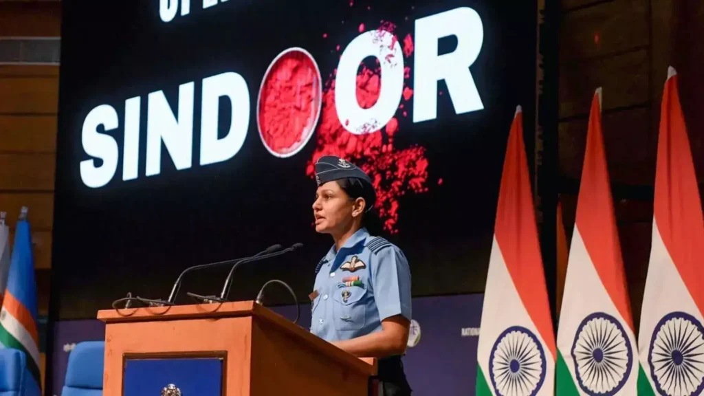 Vyomika Singh మరోసారి మీడియా ముందుకు వచ్చిన వ్యోమికా సింగ్