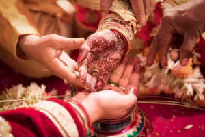 వివాహ వేడుక లో తందూరీ రోటీ పై జరిగిన వివాదంలో ఇద్దరు యువకులు మృతి