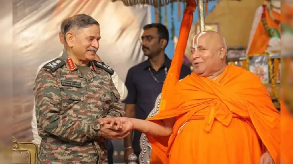 Rambhadracharya: జగద్గురు ఆశీస్సులు అందుకున్న ఆర్మీ చీఫ్