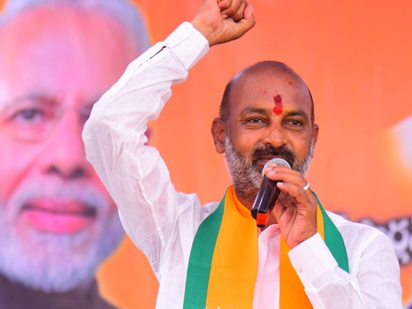 Phone: ఫోన్ ట్యాపింగ్ కేసును సిబిఐకి అప్పగించాలి: బండి సంజయ్