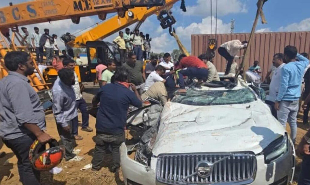 Road Accident :కర్ణాటకలో ఘోర రోడ్డు ప్రమాదం.. ఆరుగురు మృతి