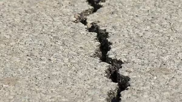 Earth Quake: దక్షిణ ఫిలిప్పీన్స్ భూకంపం.. భయంతో ప్రజలు పరుగులు!