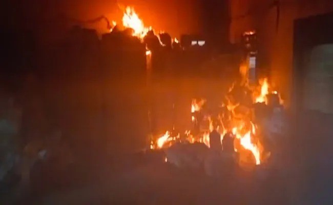 కాన్పూర్ లో అగ్నిప్రమాదం.. ఐదుగురు సజీవ దహనం..